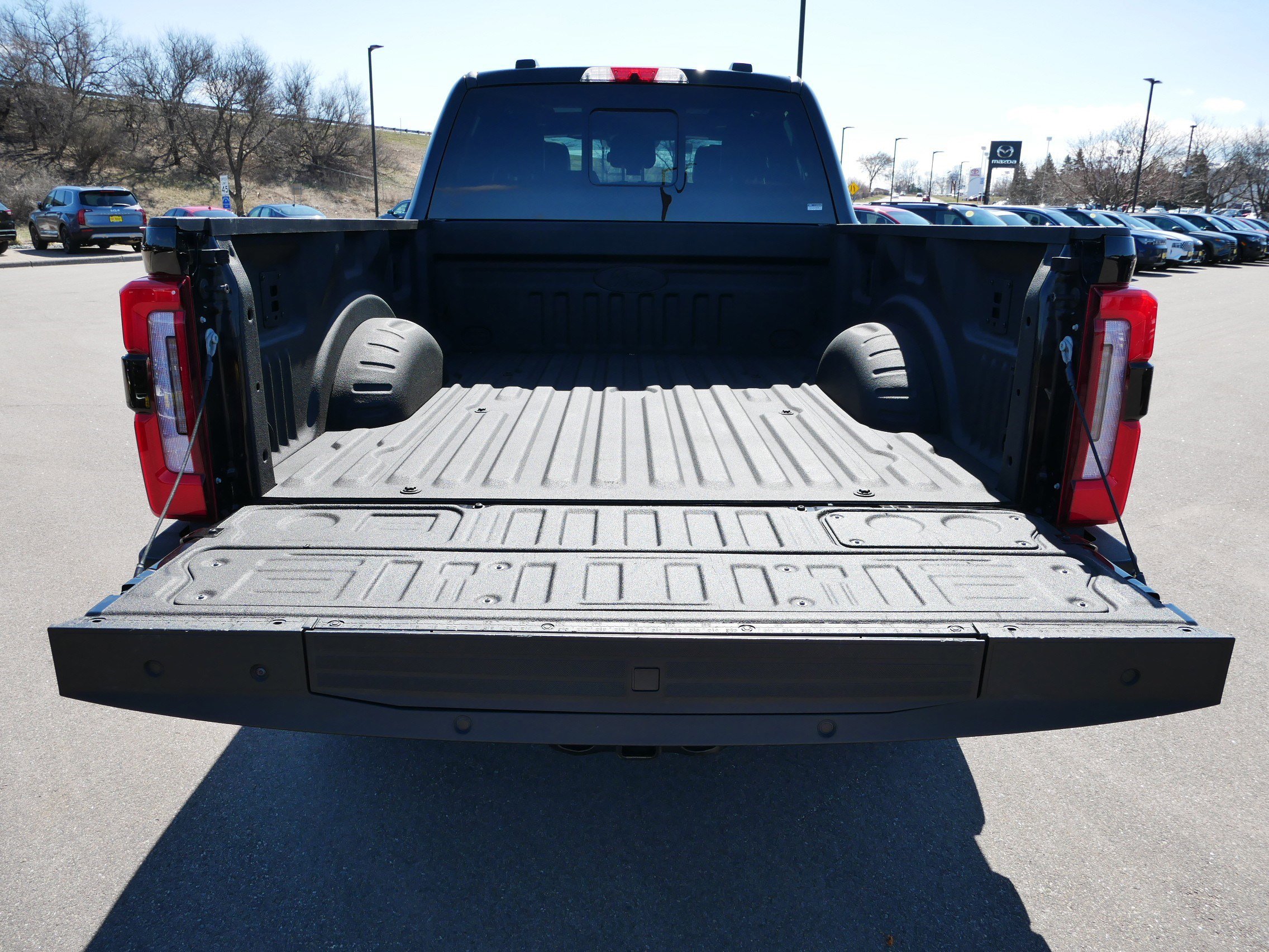 Used 2024 Ford F350 Platinum w/ FX4 Off-Road Package image 18