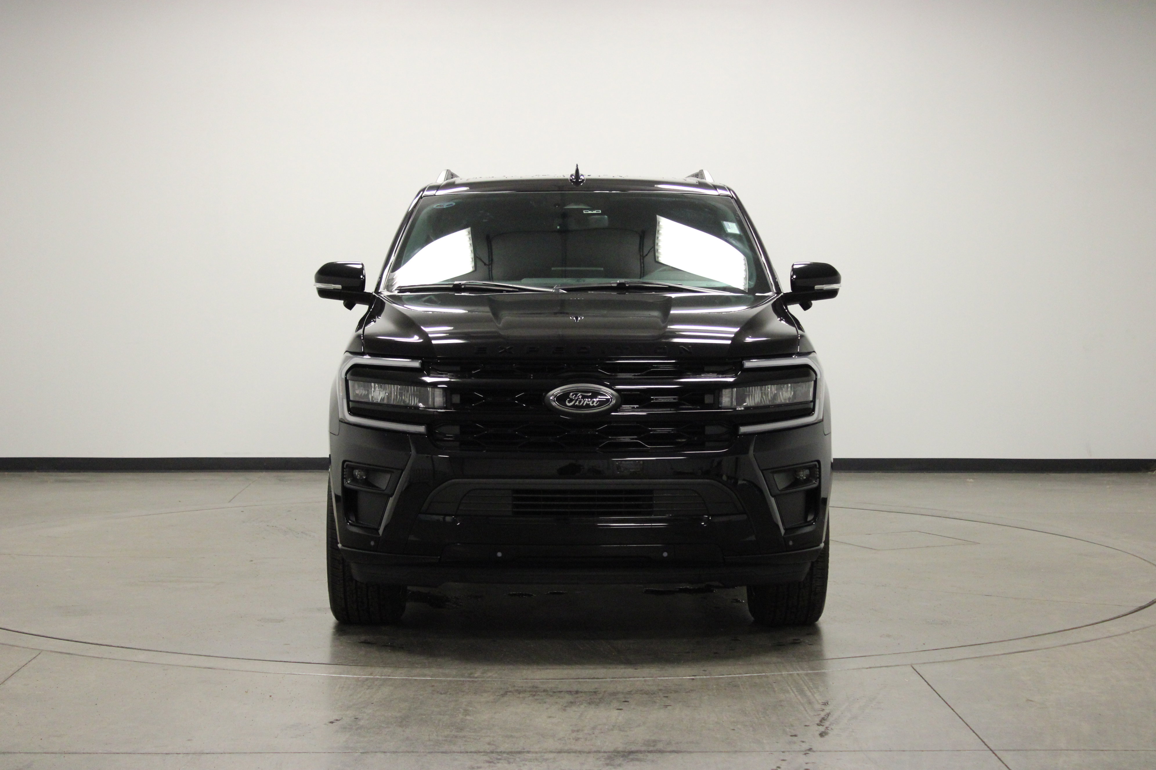 Used 2024 Ford Expedition Max Limited image 3