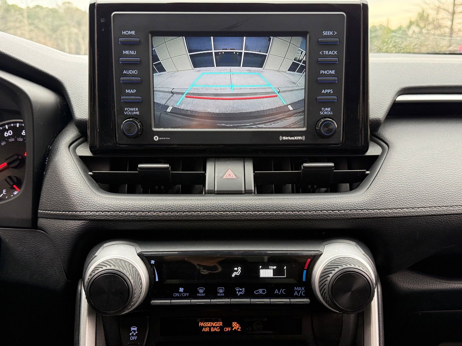 Used 2021 Toyota RAV4 LE image 29