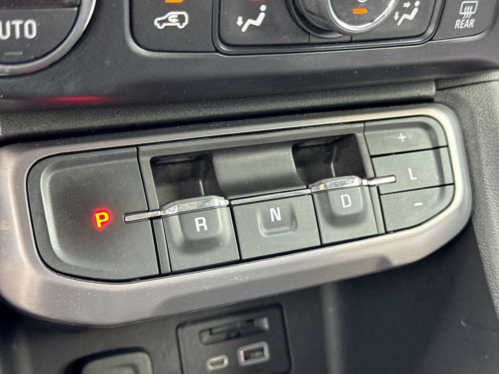 Used 2020 GMC Acadia AT4 w/ Driver Alert Package II AWD/4WD image 34
