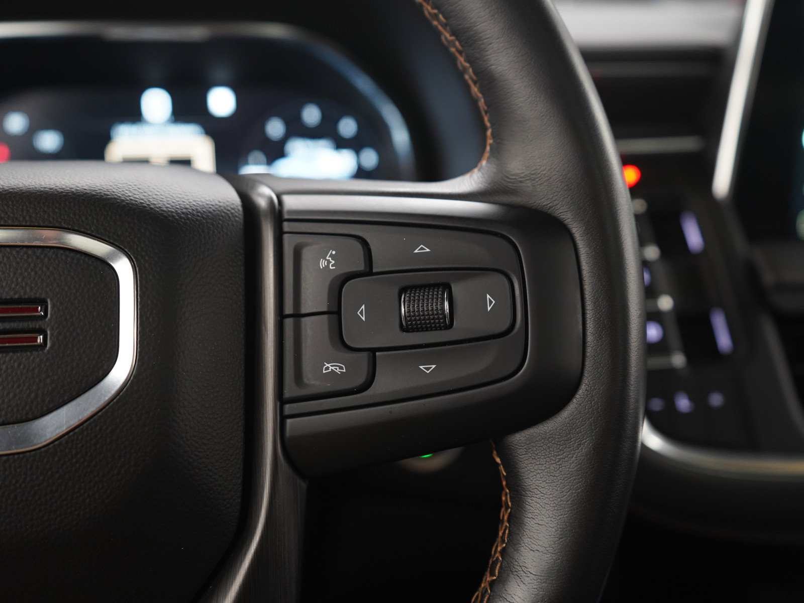 Used 2022 GMC Yukon AT4 AWD/4WD image 28