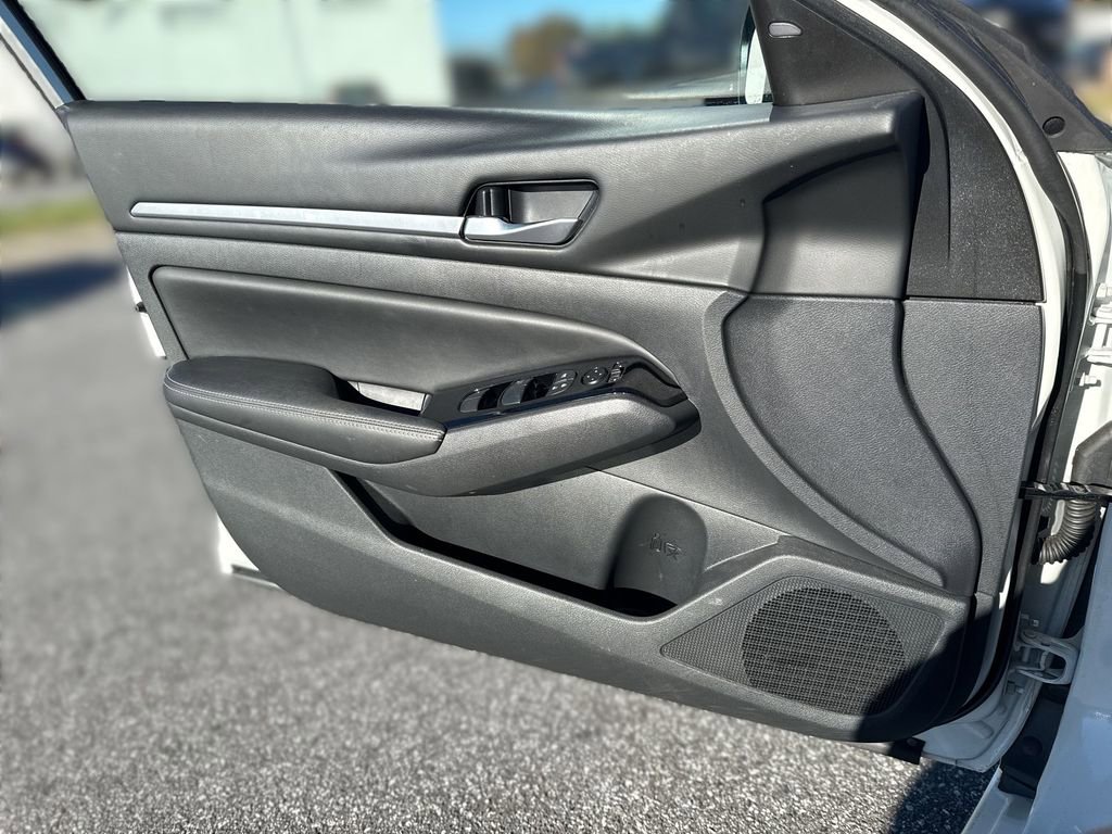 Used 2024 Nissan Altima 2.5 SL image 17