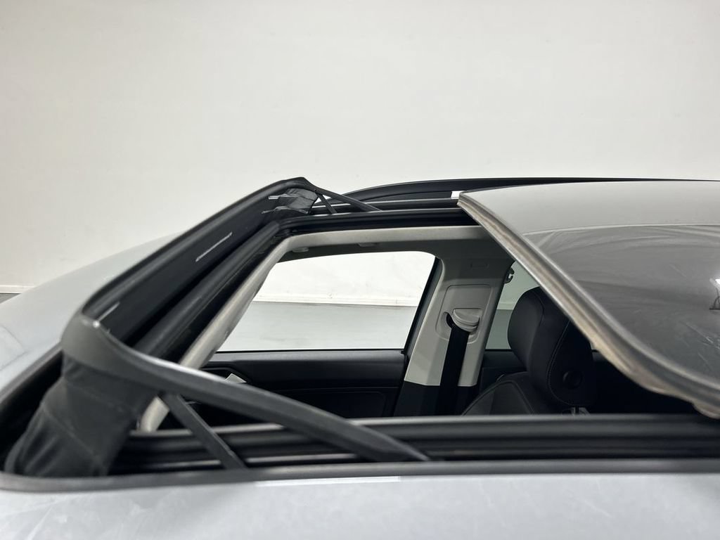 Used 2019 Volkswagen Tiguan SE w/ Panoramic Sunroof Package AWD/4WD image 19