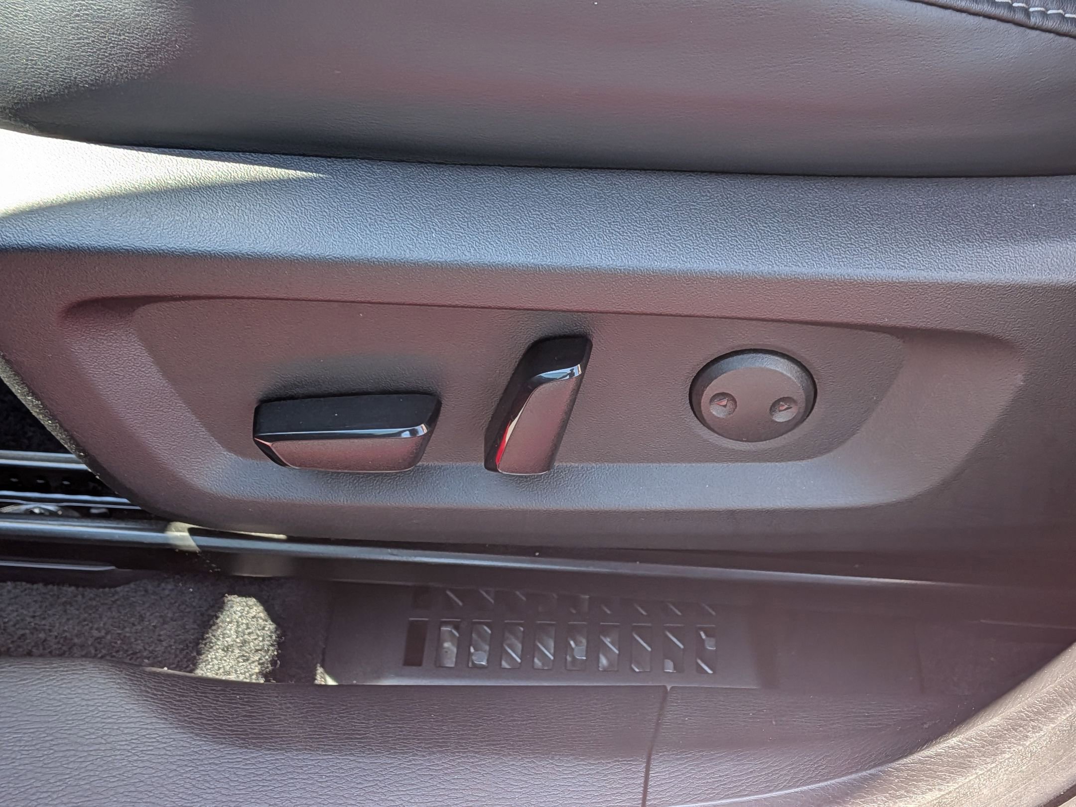 Used 2023 Mitsubishi Outlander SE image 15