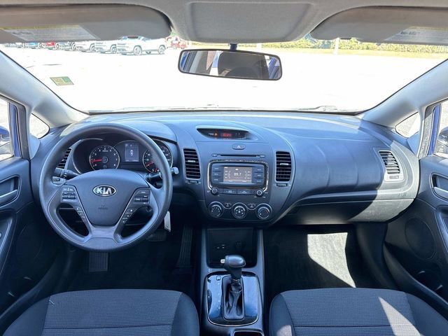 Used 2018 Kia Forte LX w/ LX Rear Camera Package image 12