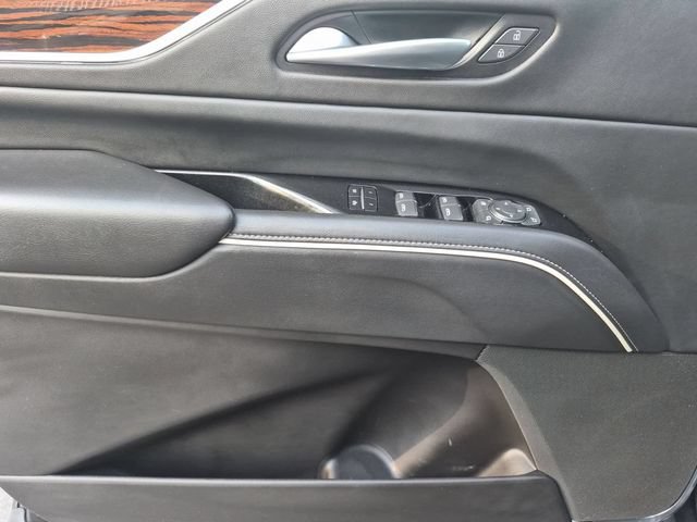 Certified 2022 Cadillac Escalade Luxury AWD/4WD image 14
