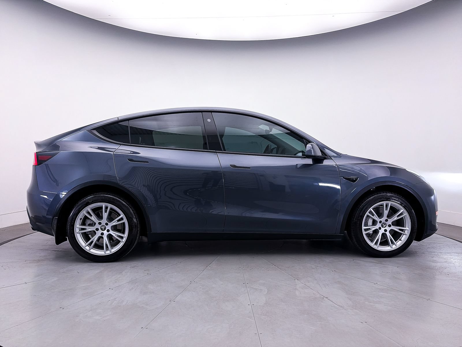 Used 2023 Tesla Model Y Long Range AWD/4WD image 37