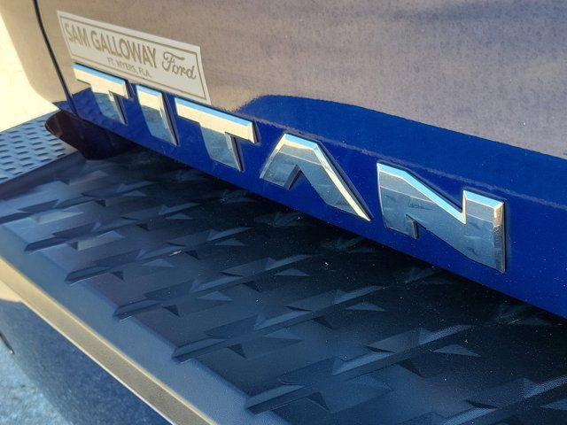 Used 2021 Nissan Titan SV w/ SV Convenience Package image 11