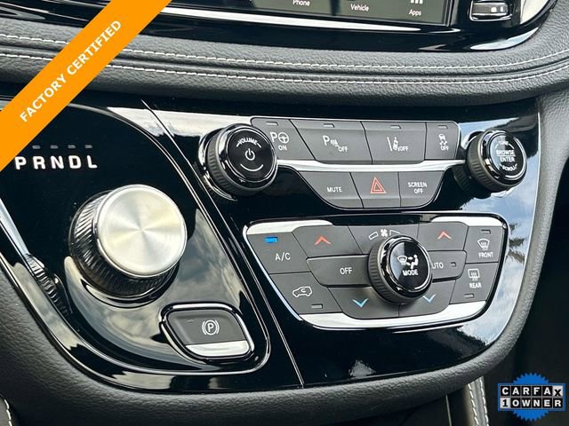Used 2025 Chrysler Pacifica Premium FWD image 36