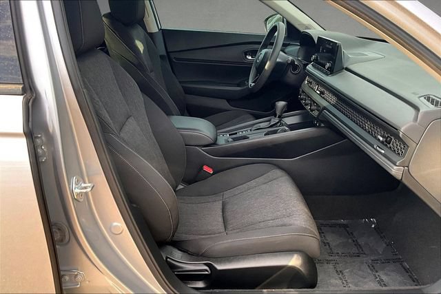 Used 2023 Honda Accord EX image 5