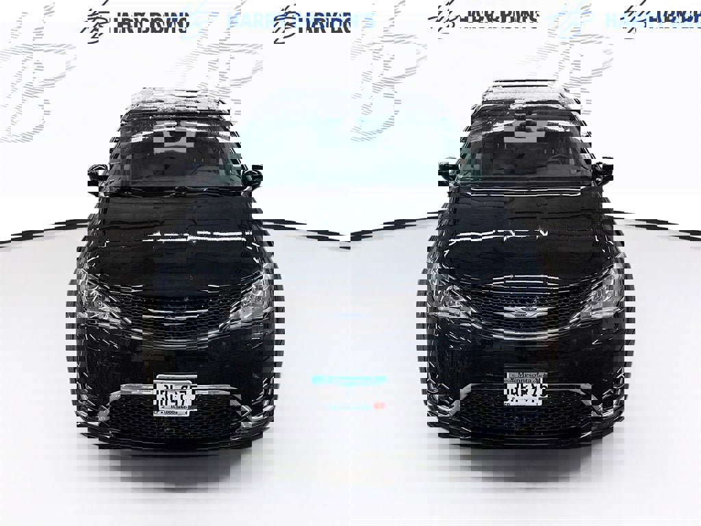 Used 2017 Chrysler Pacifica Touring-L image 6