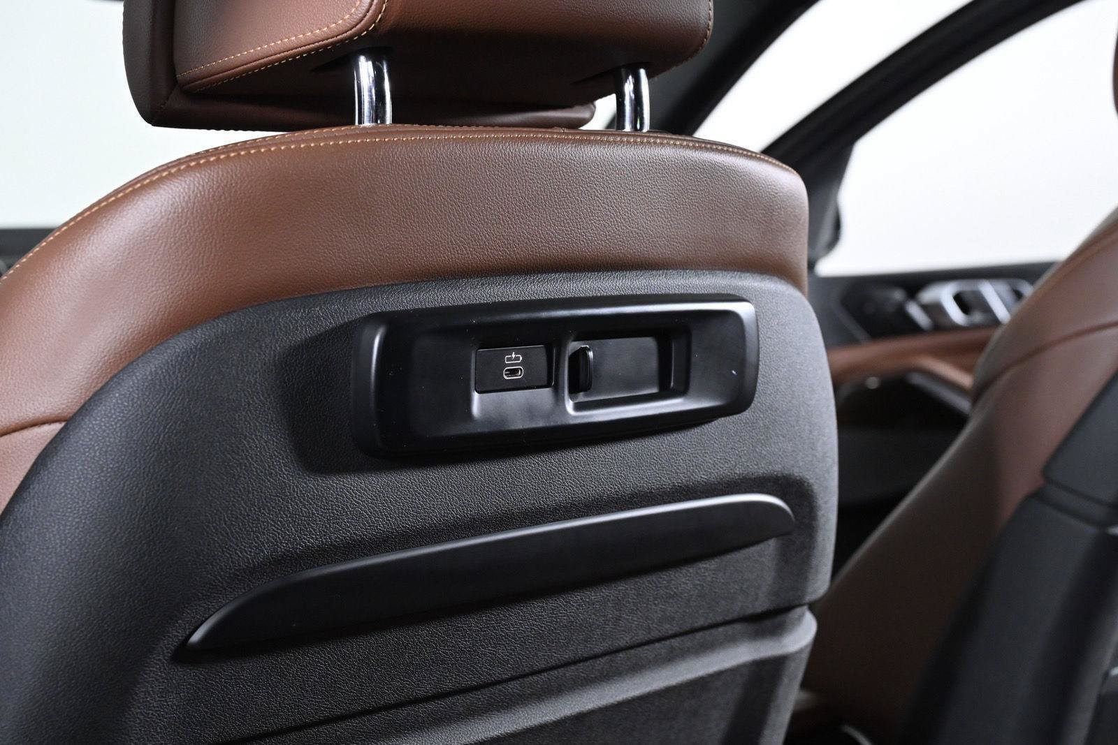 Used 2019 BMW X5 xDrive50i AWD/4WD image 28