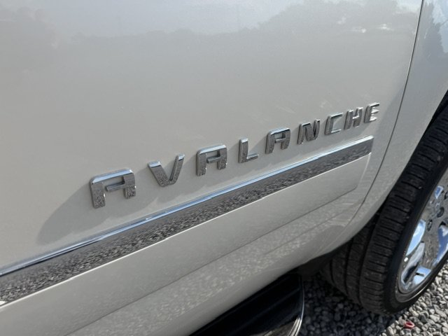 Used 2011 Chevrolet Avalanche LTZ RWD image 7