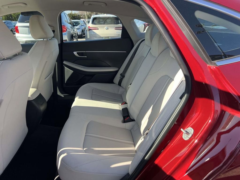 Certified 2025 Hyundai Sonata SE image 13