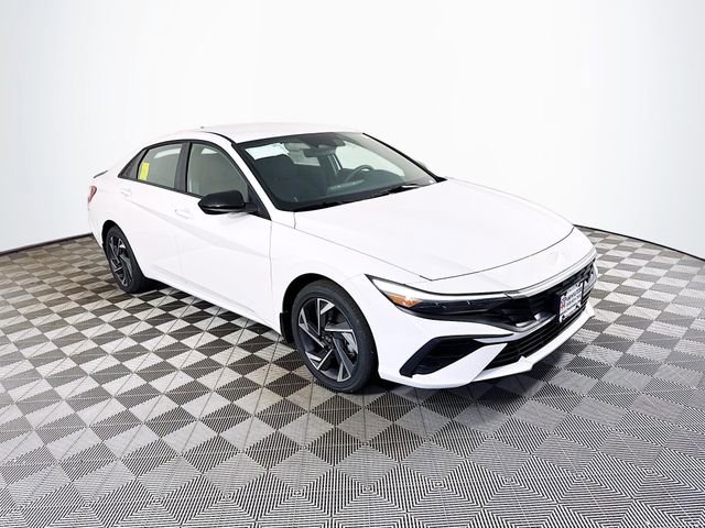 New 2025 Hyundai Elantra SEL FWD image 10