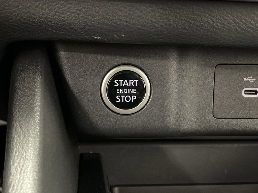 Used 2023 Nissan Rogue SV w/ SV Premium B Package image 23