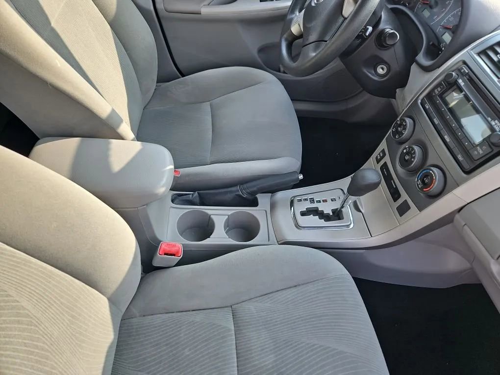 Used 2012 Toyota Corolla LE image 11