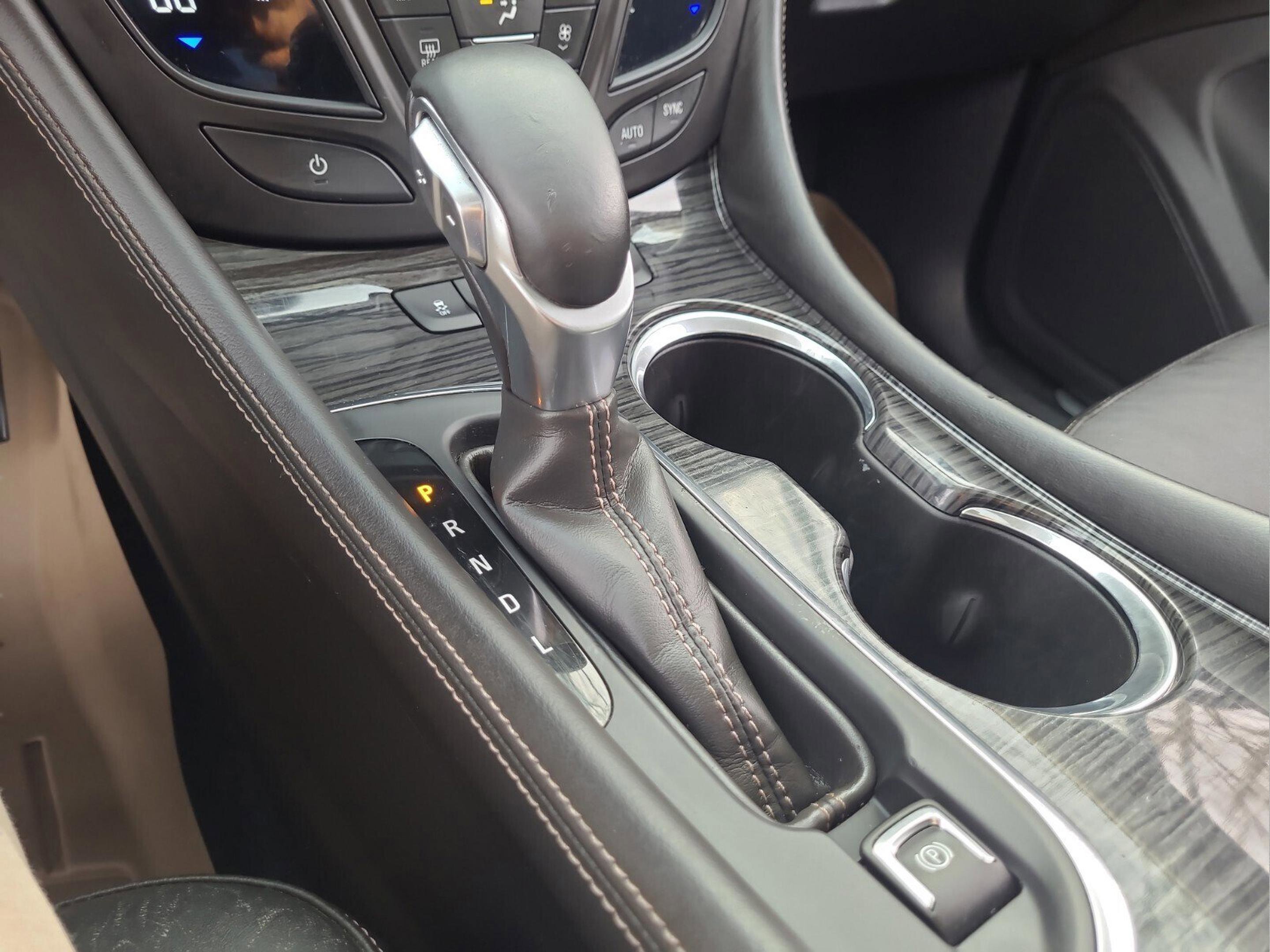 Used 2017 Buick Envision Essence image 16