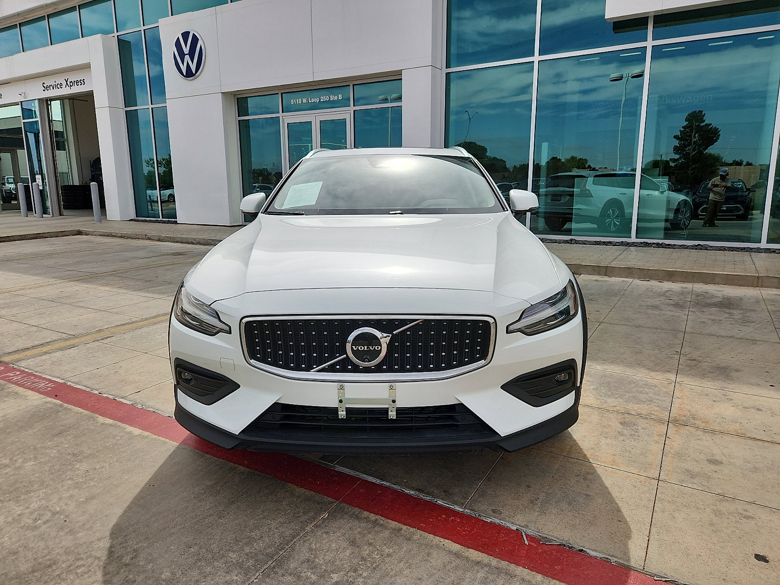 Used 2025 Volvo V60 B5 Cross Country Plus AWD/4WD video 2