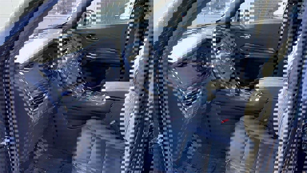 Used 2023 Cadillac XT4 Luxury w/ Cold Weather Package image 32