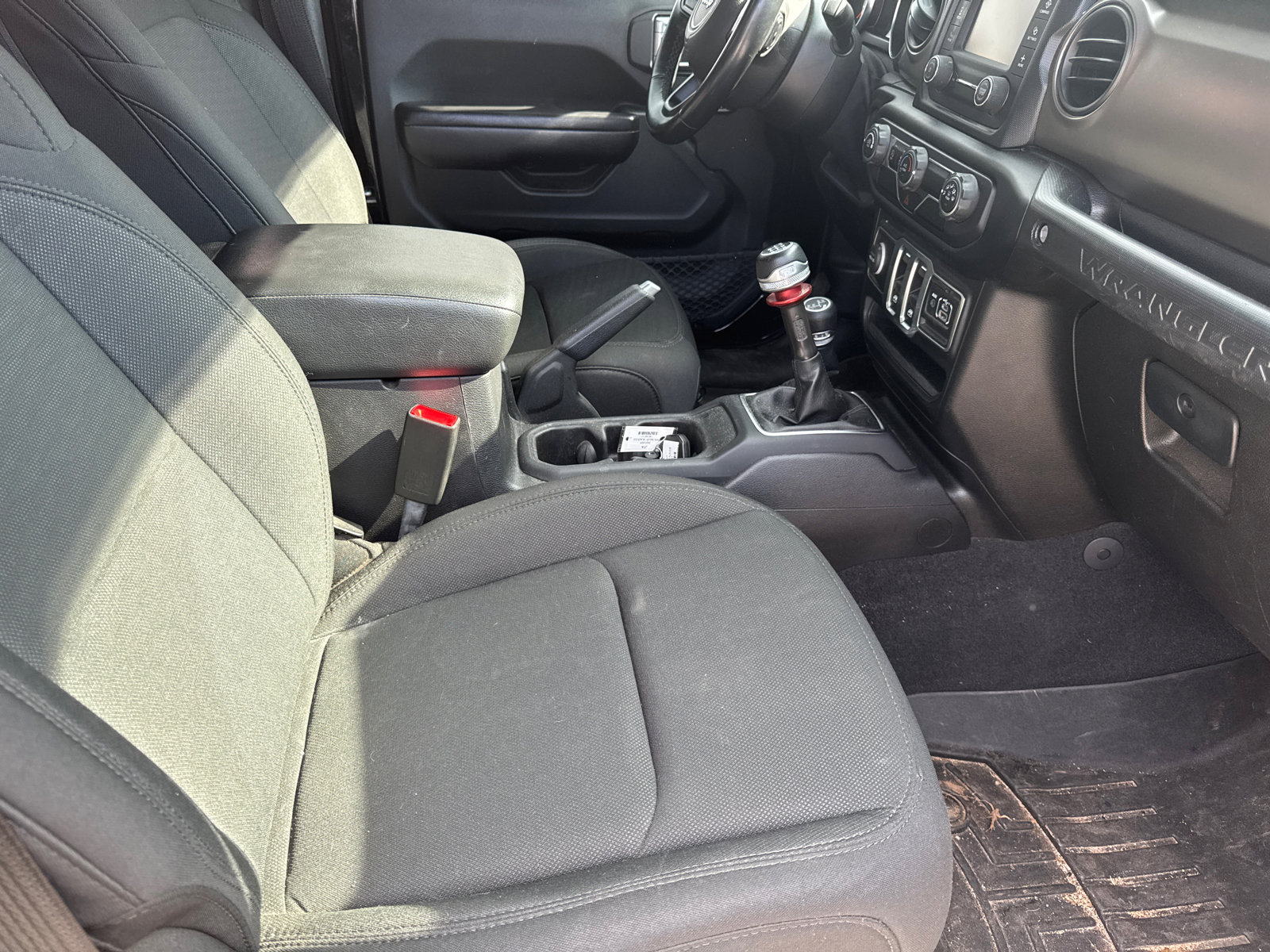 Used 2020 Jeep Wrangler Sport image 13