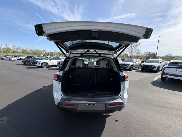 New 2026 Nissan Pathfinder SL w/ Cargo Package AWD/4WD image 23