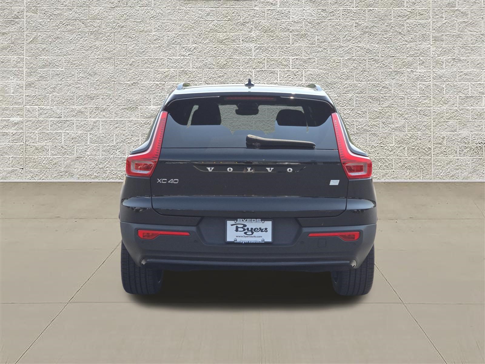 Used 2024 Volvo XC40 Recharge Plus w/ Protection Package Premier AWD/4WD image 6
