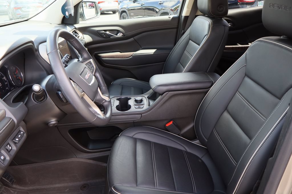 Certified 2022 GMC Acadia Denali w/ Denali Ultimate Package FWD image 22