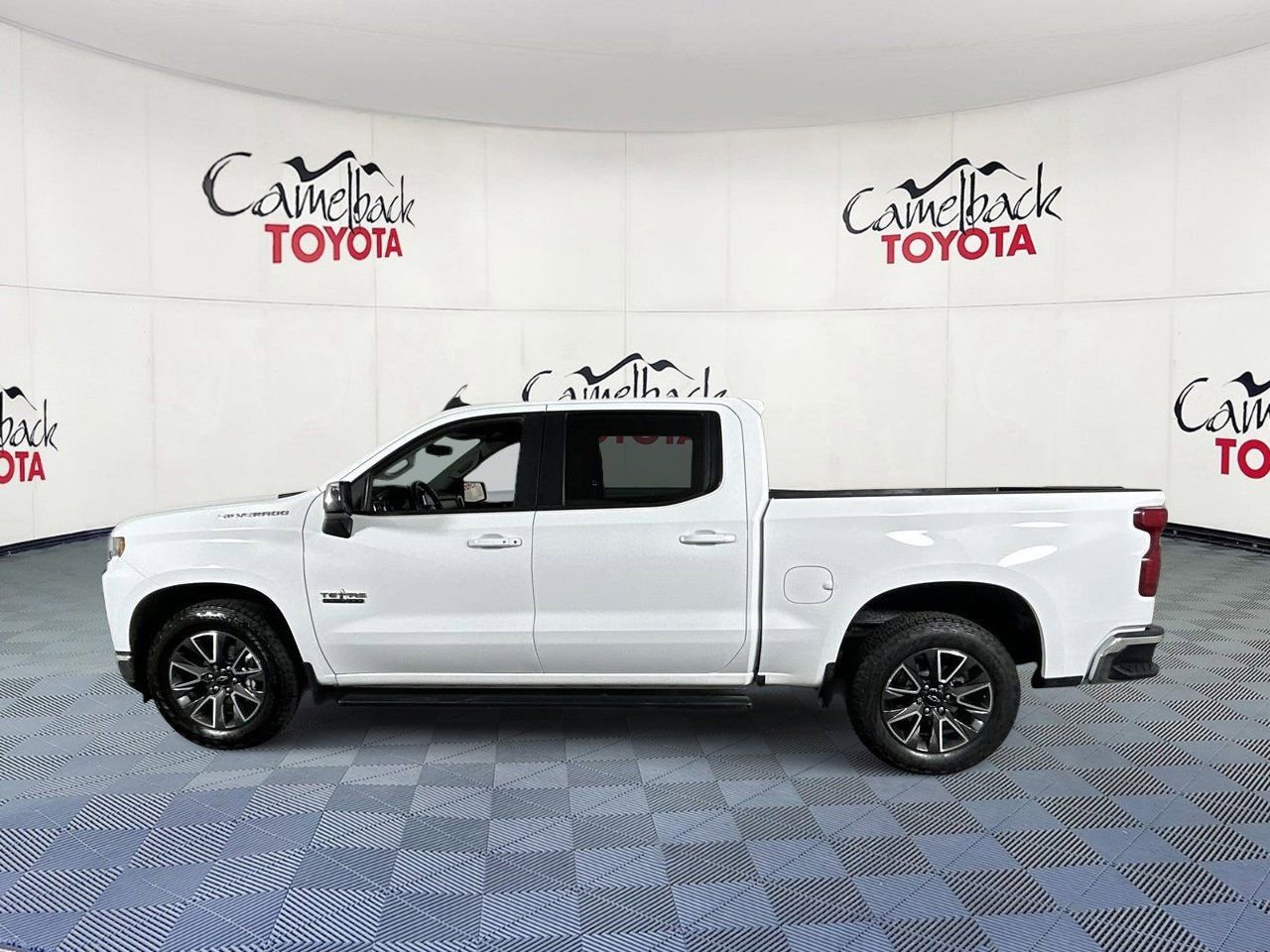 Used 2022 Chevrolet Silverado 1500 LT RWD image 5
