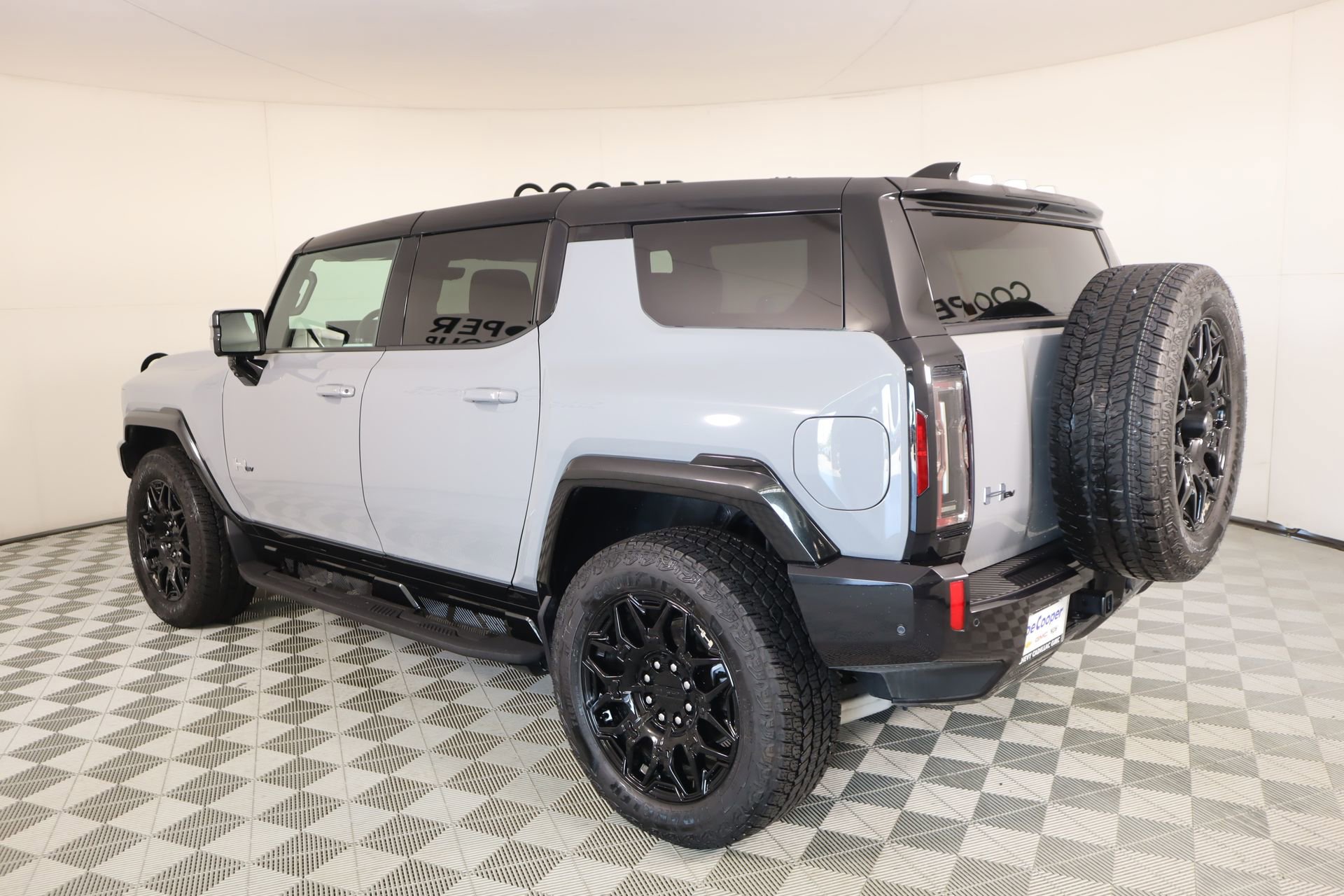 Used 2025 GMC Hummer EV 2X image 23