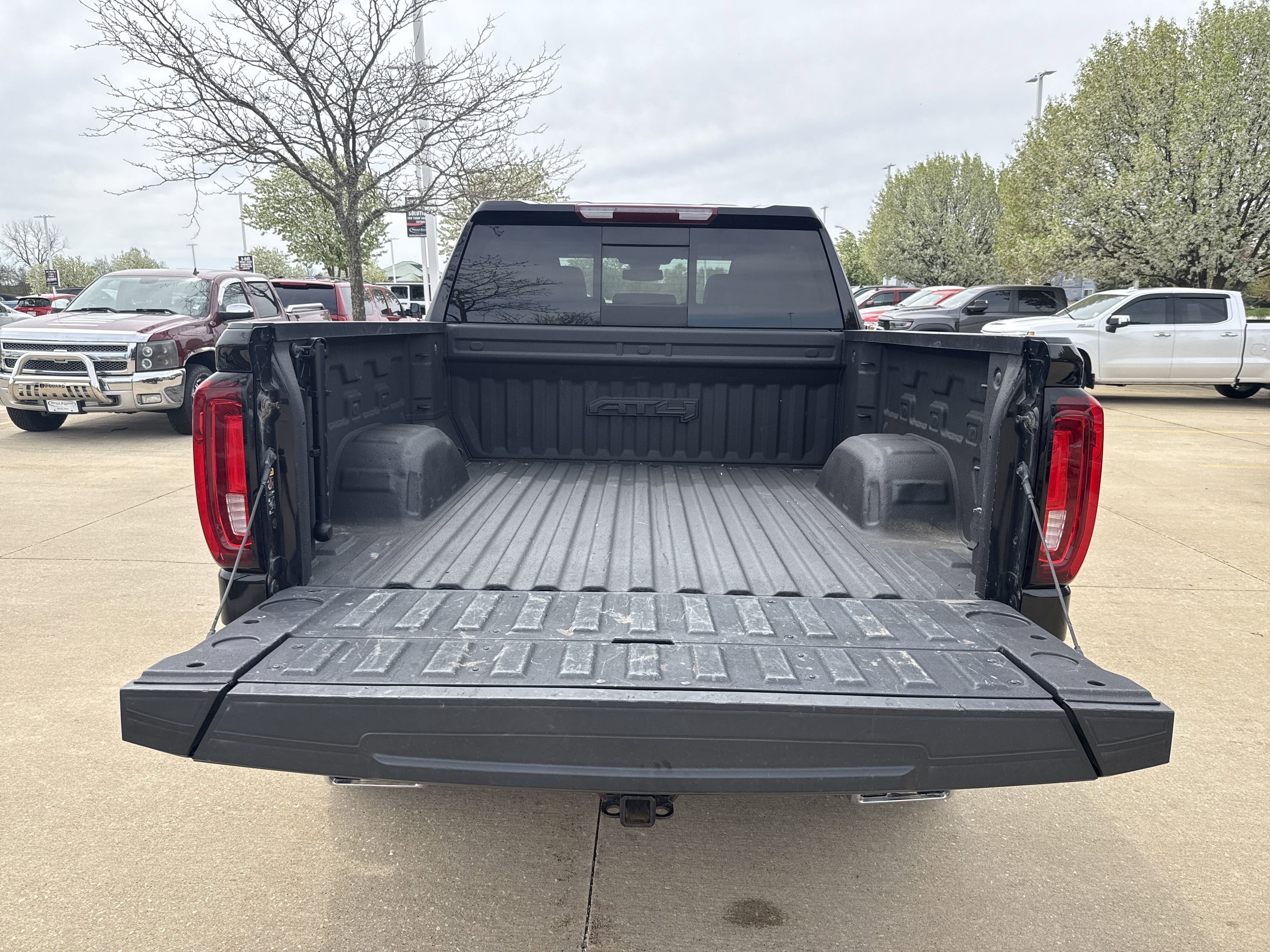 Used 2023 GMC Sierra 1500 AT4 w/ AT4 Premium Package AWD/4WD image 7