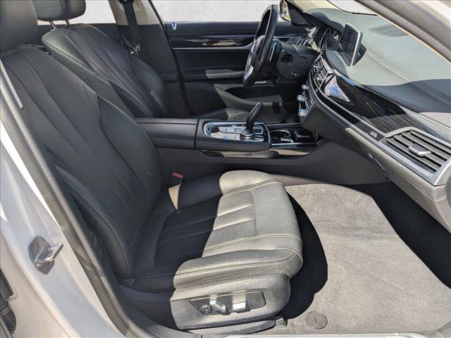 Used 2018 BMW 740i xDrive image 21