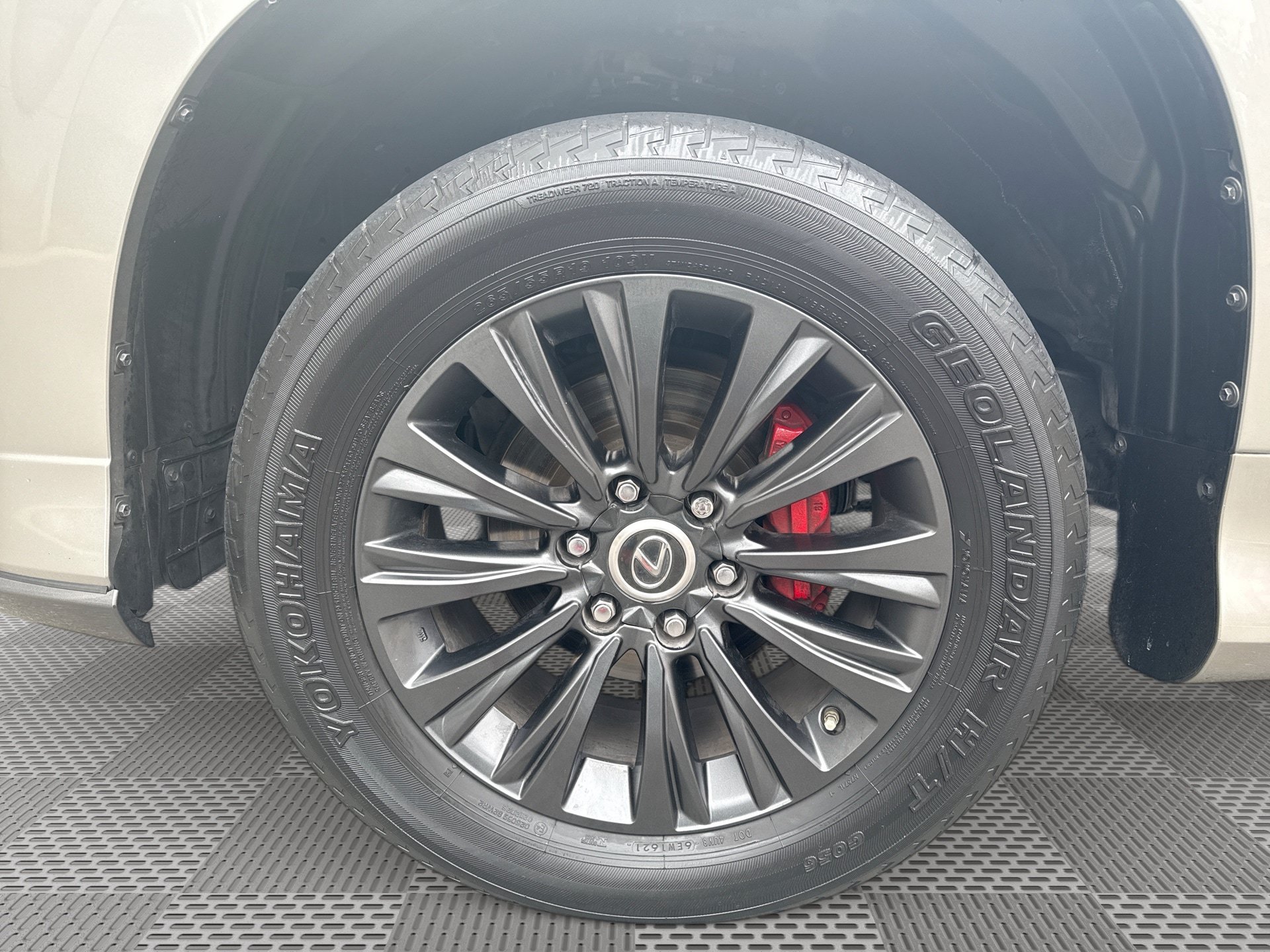 Used 2020 Lexus GX 460 Luxury w/ Luxury Sport Package AWD/4WD image 19