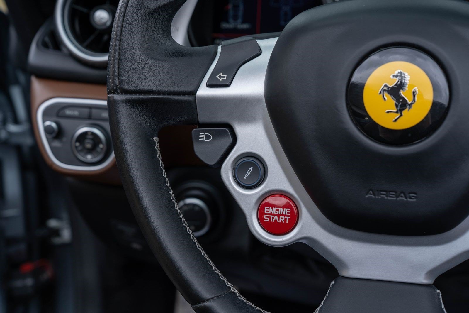 Used 2017 Ferrari California T RWD image 38