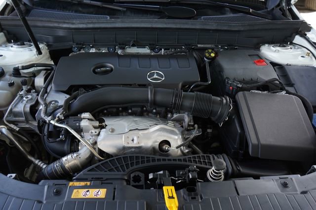 Used 2022 Mercedes-Benz GLB 250 4MATIC image 31