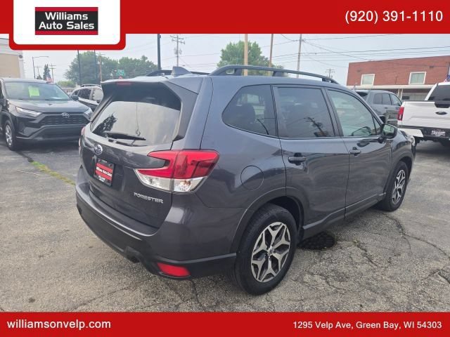 Used 2022 Subaru Forester Premium AWD/4WD image 4