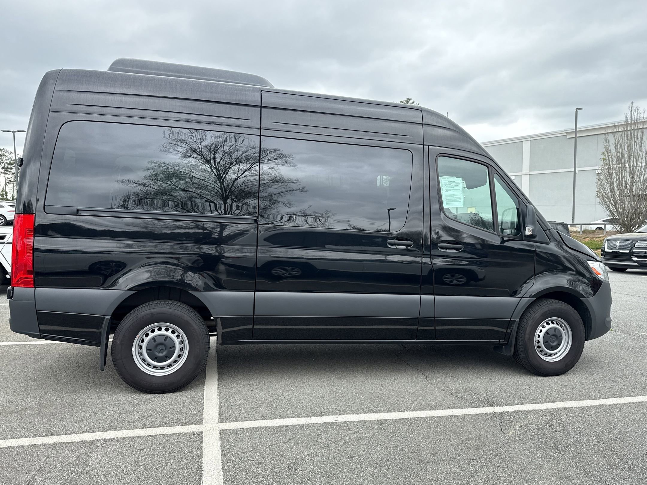 Used 2024 Mercedes-Benz Sprinter 2500 image 7