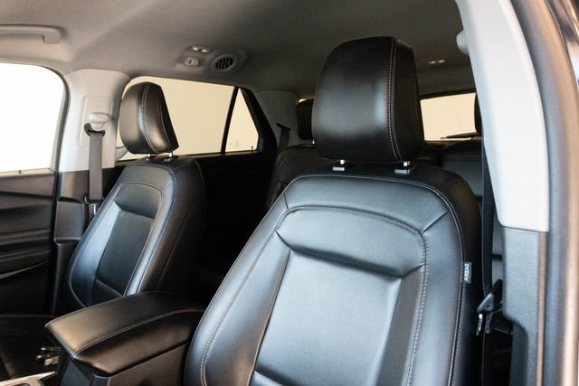 Used 2024 Ford Explorer XLT w/ Equipment Group 202A RWD image 15