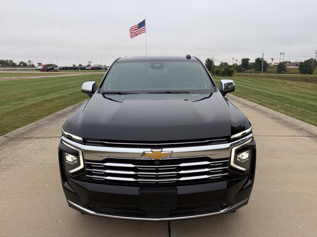 Used 2026 Chevrolet Suburban Premier AWD/4WD image 12