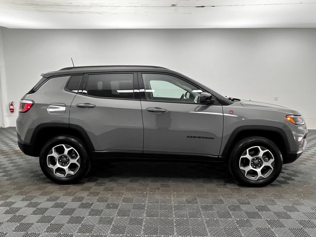 Used 2022 Jeep Compass Trailhawk AWD/4WD image 7