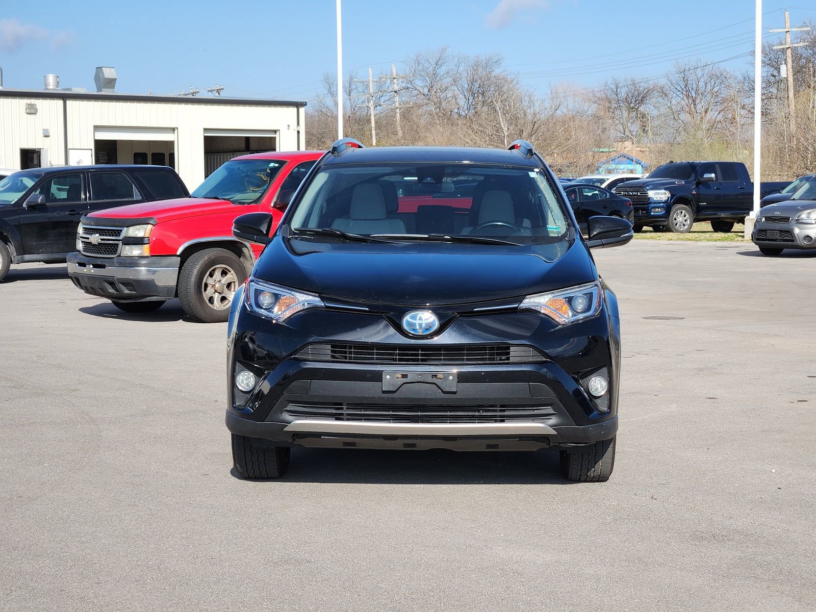 Used 2018 Toyota RAV4 XLE image 6