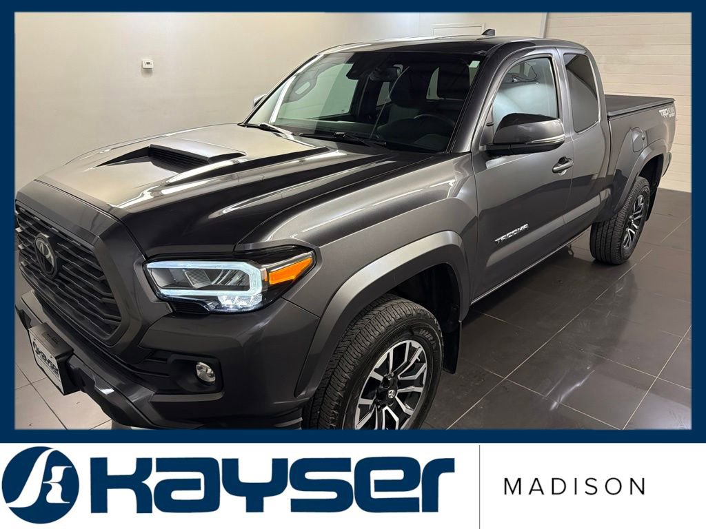 Used 2020 Toyota Tacoma TRD Sport w/ TRD Premium Sport Package AWD/4WD image 3