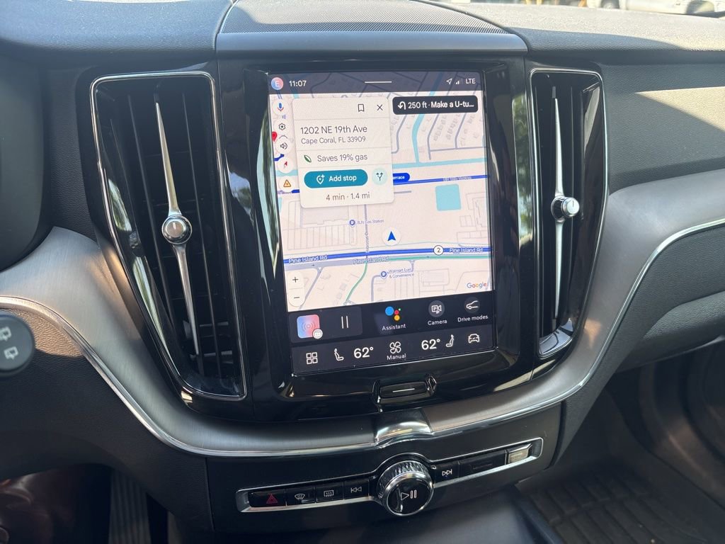 Used 2024 Volvo XC60 B5 Core image 2