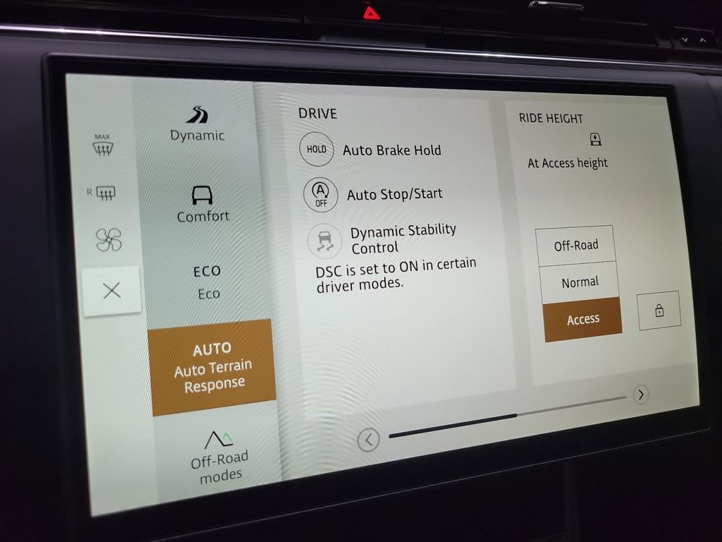 New 2025 Land Rover Range Rover SE image 36