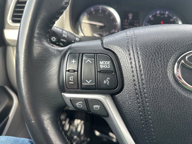 Used 2015 Toyota Highlander Limited AWD/4WD image 24