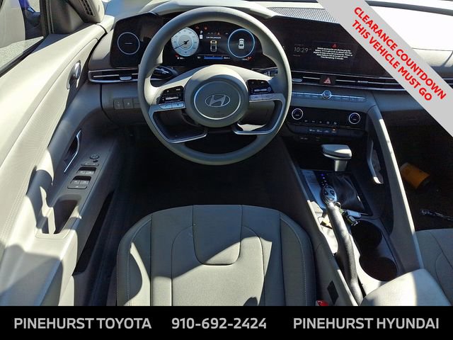 Used 2024 Hyundai Elantra SEL image 10
