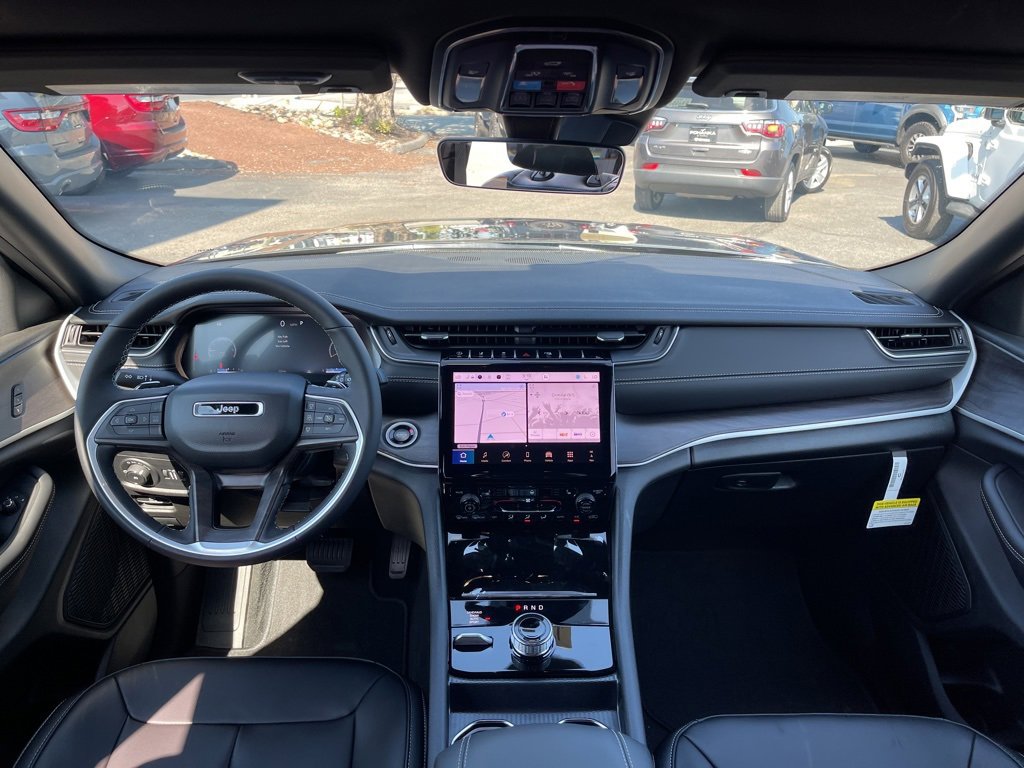 New 2025 Jeep Grand Cherokee L Limited image 6