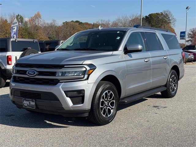 Used 2024 Ford Expedition Max XLT image 7