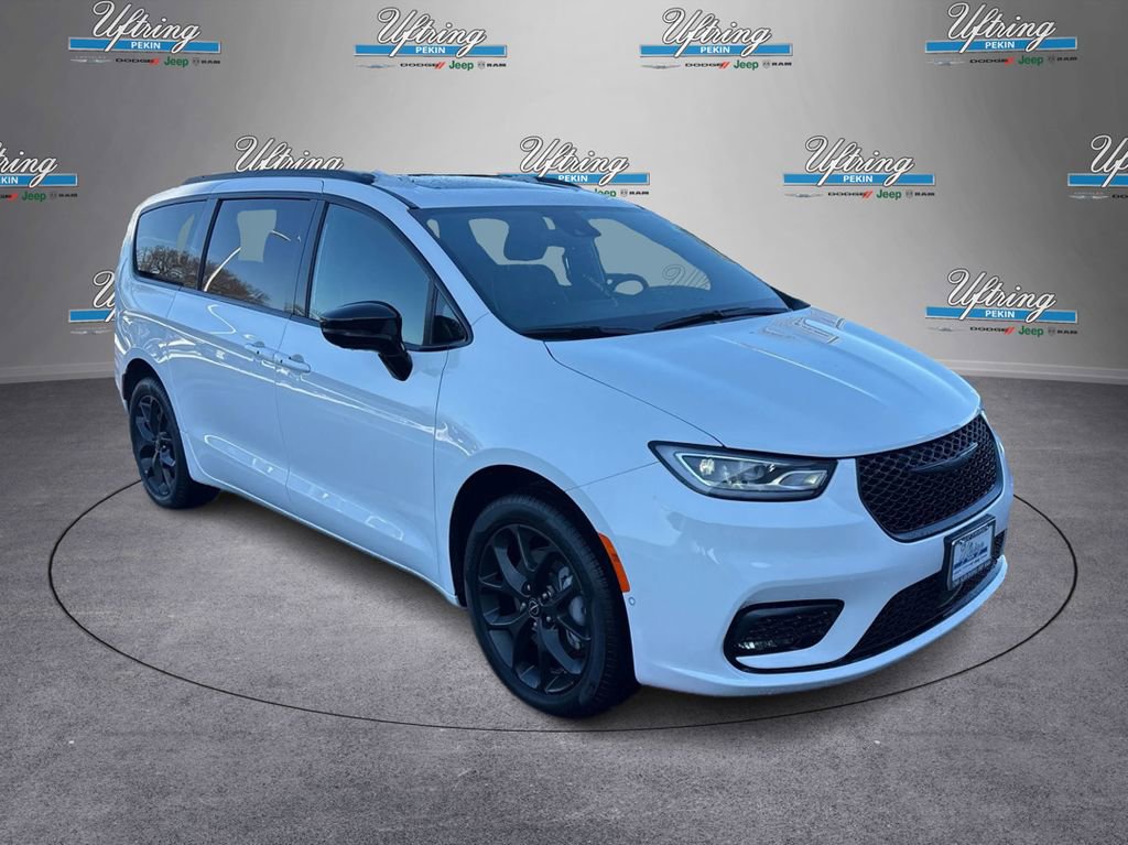 New 2026 Chrysler Pacifica Limited w/ S Appearance Package image 1