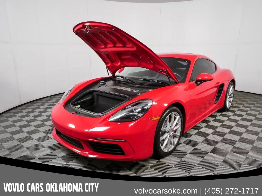 Used 2018 Porsche 718 Cayman RWD image 9
